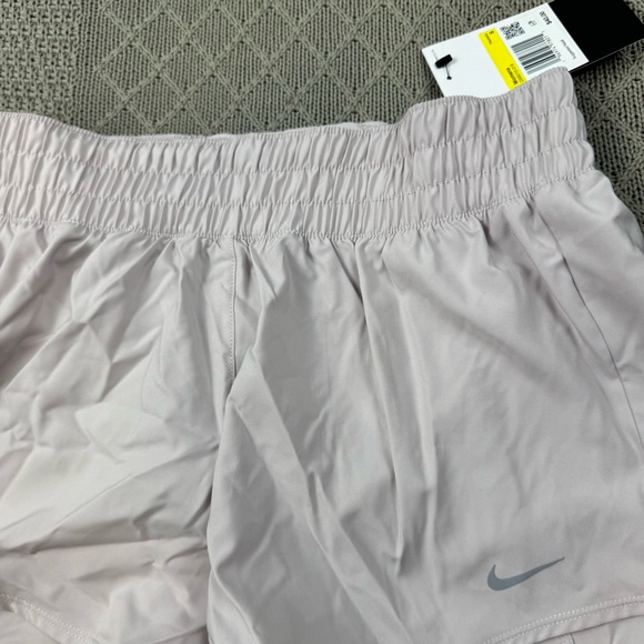 Nike Women's Athletic Shorts DX6010-019 Small - Picture 4 of 11